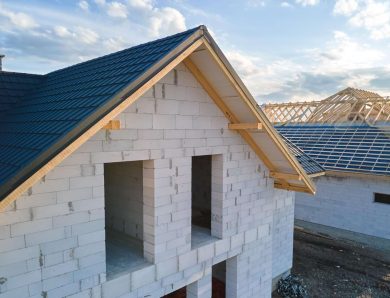 Budowa domu – etapy, koszty i znaczenie stanu surowego